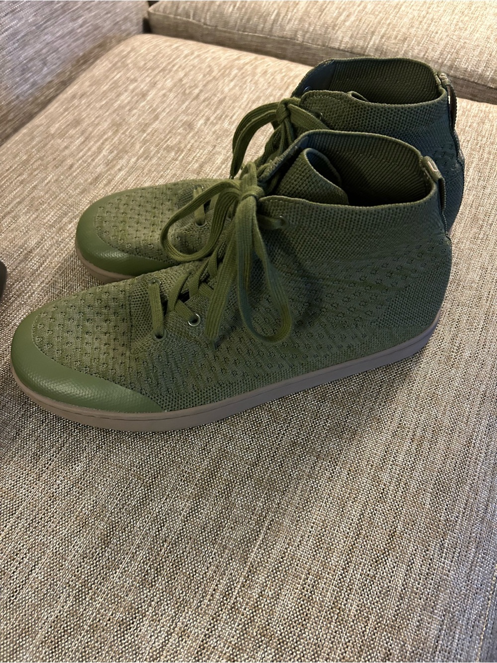 Suavs Olive Green High-Top Knit Sneakers